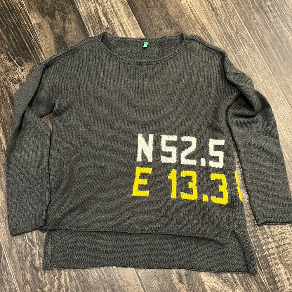United Colors of Beneton (L) Gray Sweater